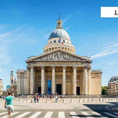 Petite Maison Avec Cour Dans Les Beaux Quartiers-Vous Faites Le Menage- Very Good Prices For T-H-E Location But You Have To Clea-N Th-E Flat Appartement Parijs Buitenkant foto